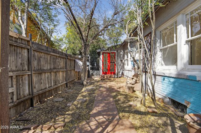 1132 E WELDON Avenue, Phoenix, AZ 85014