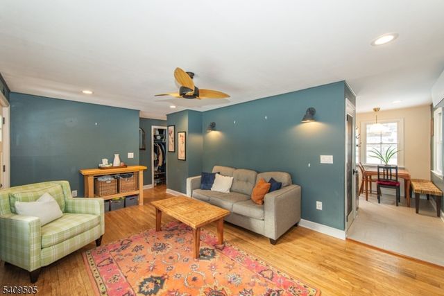 17 Hilsinger Rd, Parsippany-troy Hills Twp., NJ 07878