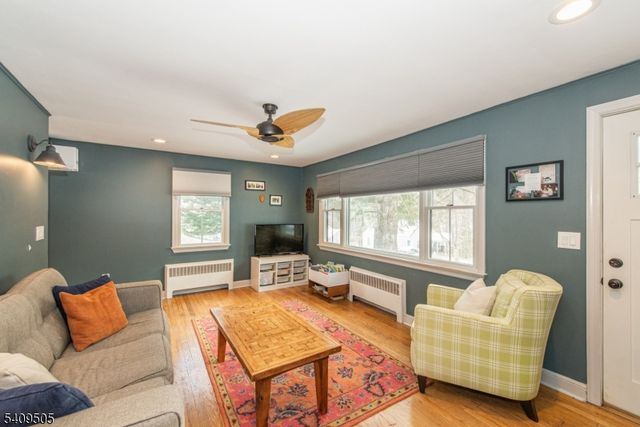 17 Hilsinger Rd, Parsippany-troy Hills Twp., NJ 07878