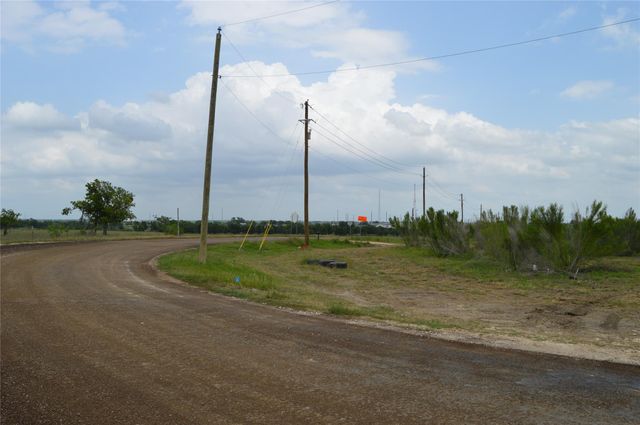 1106 CR 461, Elgin, TX 78621