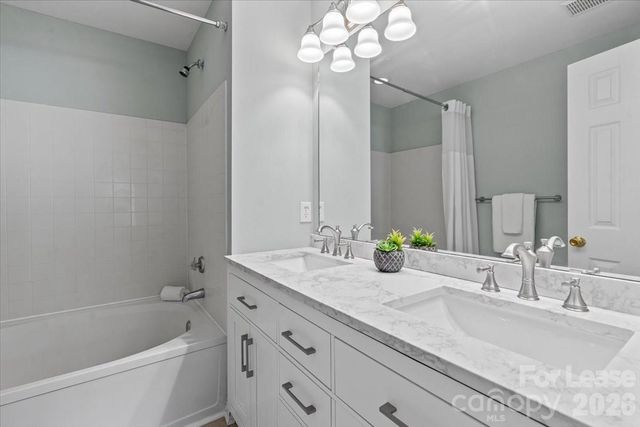 9022 Roseton Lane, Charlotte, NC 28277