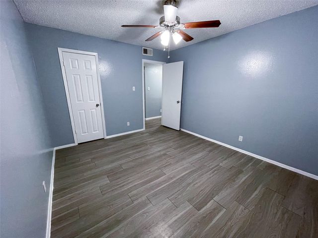 8907 Parkfield DR 204, Austin, TX 78758