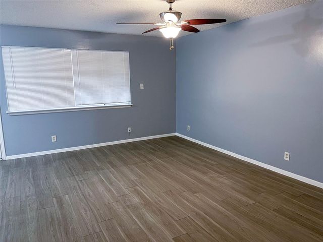8907 Parkfield DR 204, Austin, TX 78758