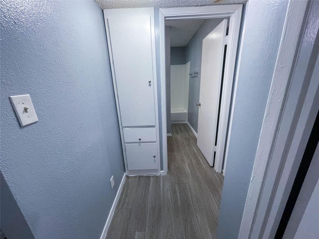 8907 Parkfield DR 204, Austin, TX 78758