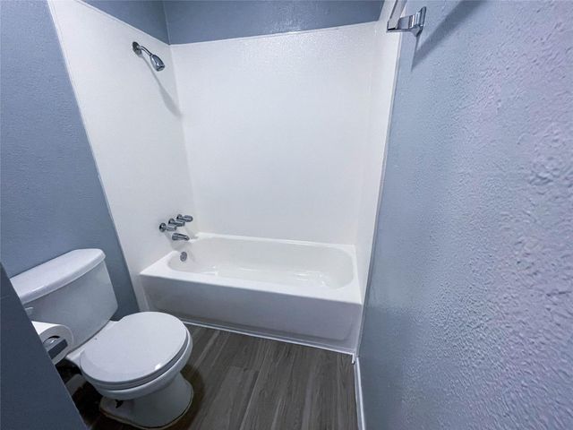 8907 Parkfield DR 204, Austin, TX 78758