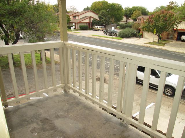 8907 Parkfield DR 204, Austin, TX 78758