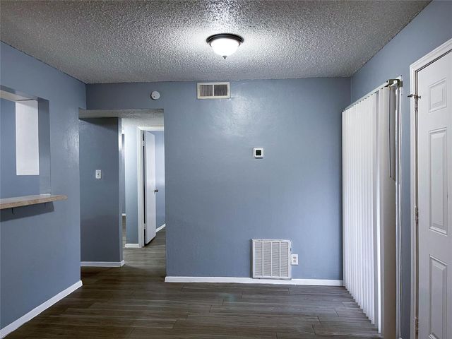 8907 Parkfield DR 204, Austin, TX 78758