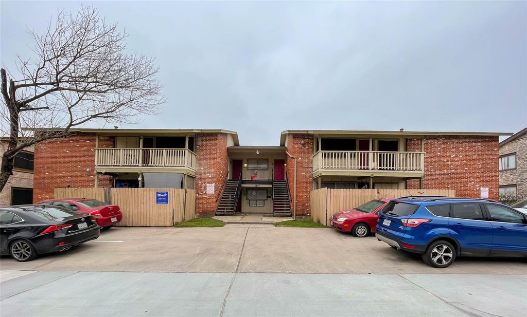 8907 Parkfield DR 204, Austin, TX 78758