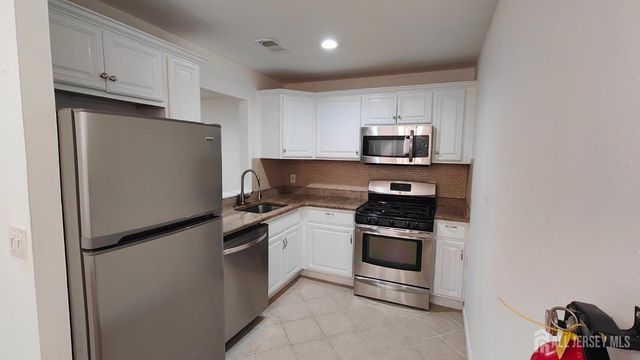 2205 Bayhead Drive, Sayreville, NJ 08859