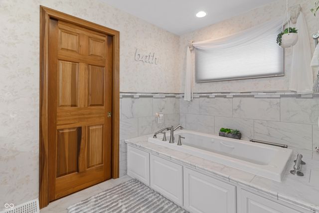 6611 S 500 E, Gas City, IN 46933