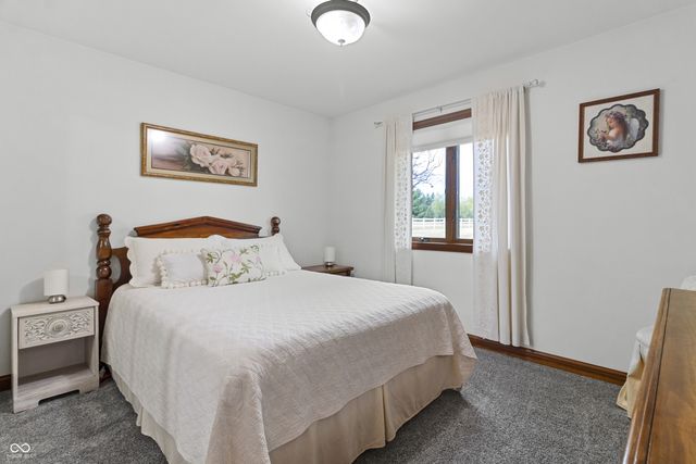 6611 S 500 E, Gas City, IN 46933