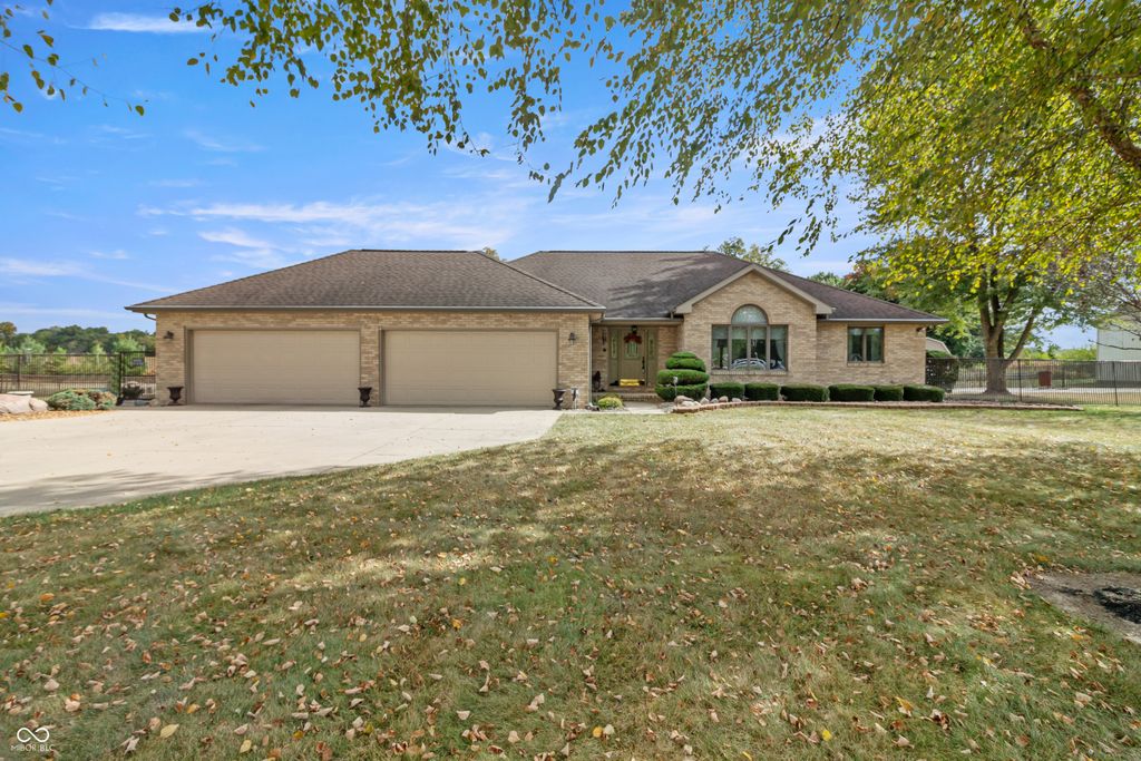 6611 S 500 E, Gas City, IN 46933