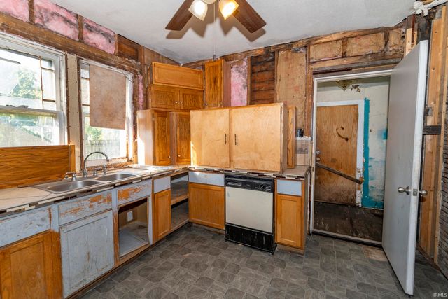 1109 Diamond Avenue, South Bend, IN 46628