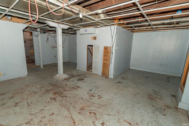 1109 Diamond Avenue, South Bend, IN 46628