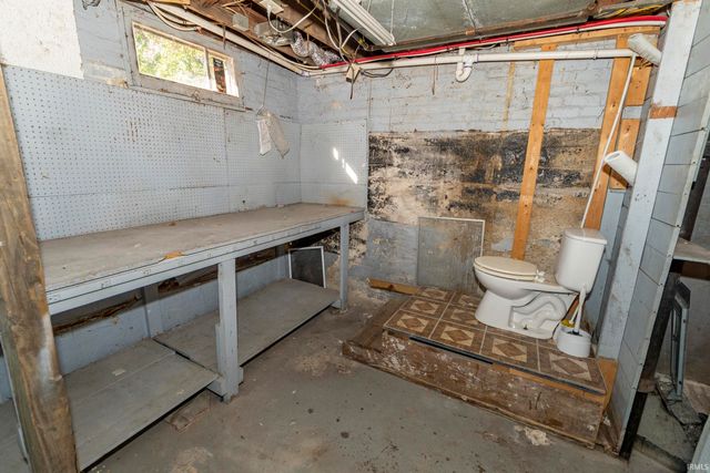 1109 Diamond Avenue, South Bend, IN 46628
