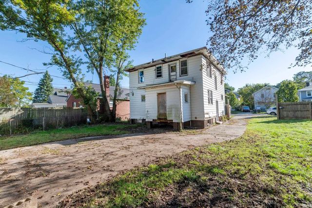1109 Diamond Avenue, South Bend, IN 46628