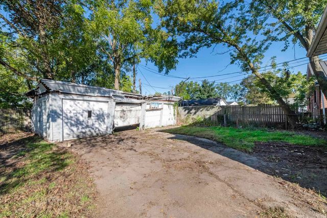 1109 Diamond Avenue, South Bend, IN 46628