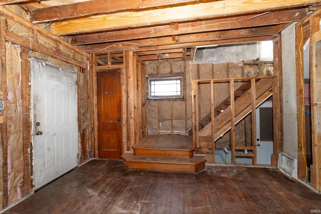 1109 Diamond Avenue, South Bend, IN 46628