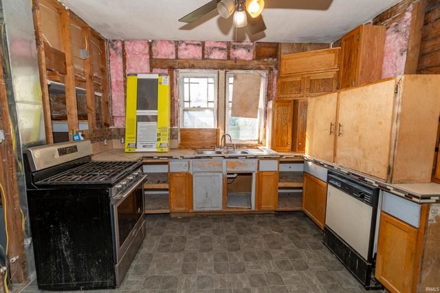 1109 Diamond Avenue, South Bend, IN 46628