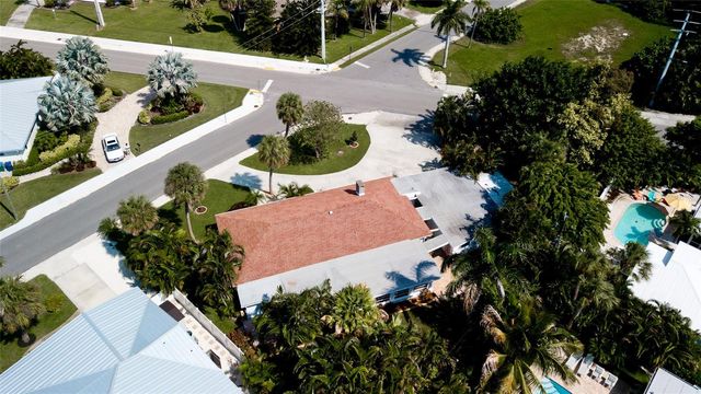 5506 HOLMES BOULEVARD, Bradenton Beach, FL 34217