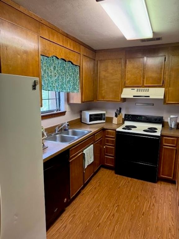 Image 22 of property listing at 1233 Cross Creek Circle, Tallahassee, FL 32301