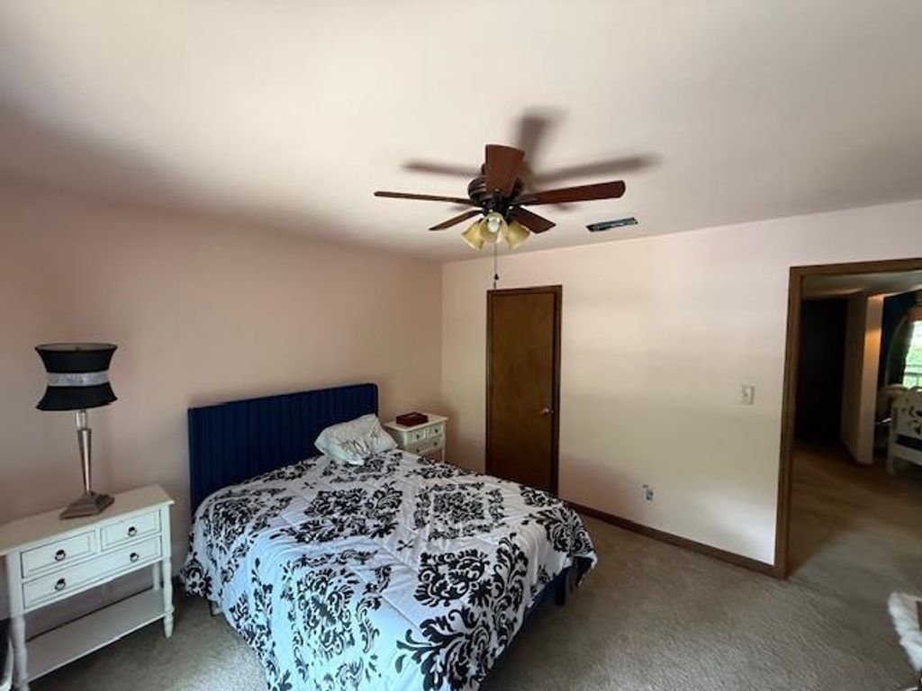 Image 23 of property listing at 1233 Cross Creek Circle, Tallahassee, FL 32301