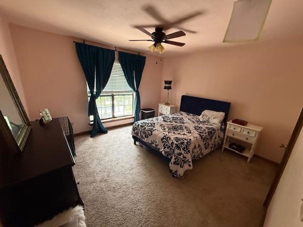 Image 24 of property listing at 1233 Cross Creek Circle, Tallahassee, FL 32301