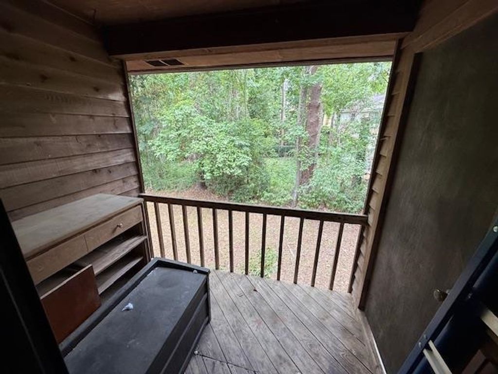 Image 30 of property listing at 1233 Cross Creek Circle, Tallahassee, FL 32301