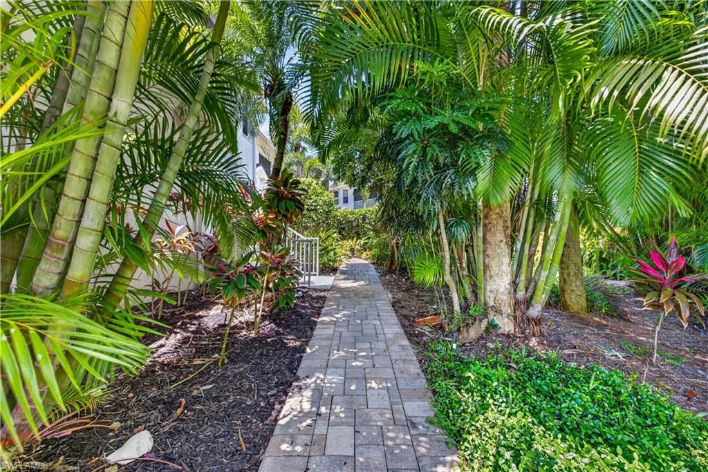 5035 YACHT HARBOR DR 103, NAPLES, FL 34112 — photo 2