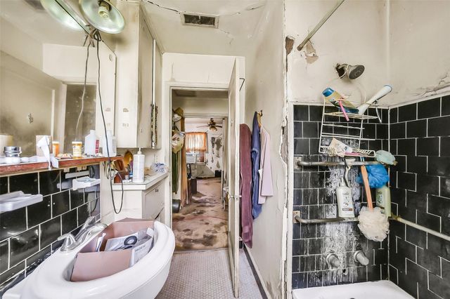 8101 Howard Drive, Houston, TX 77017