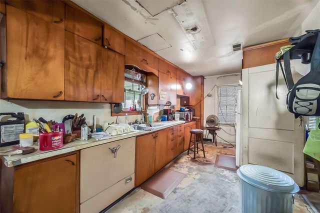 8101 Howard Drive, Houston, TX 77017