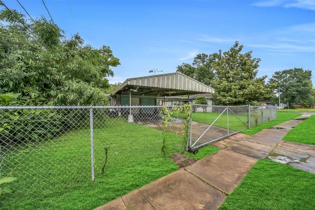 8101 Howard Drive, Houston, TX 77017