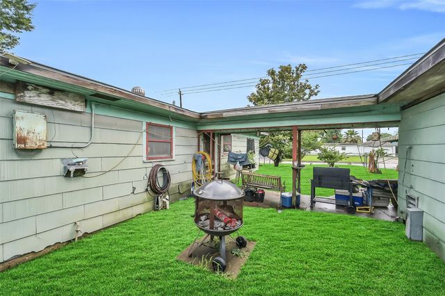 8101 Howard Drive, Houston, TX 77017