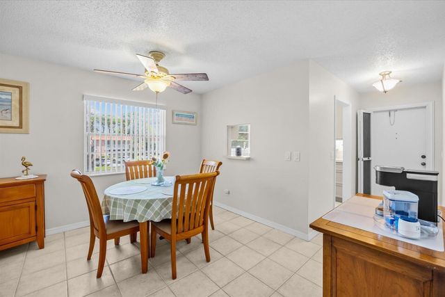 2600 SE OCEAN Boulevard DD-8, Stuart, FL 34996