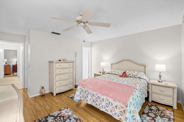 2600 SE OCEAN Boulevard DD-8, Stuart, FL 34996