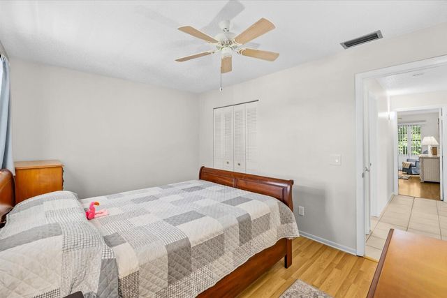 2600 SE OCEAN Boulevard DD-8, Stuart, FL 34996