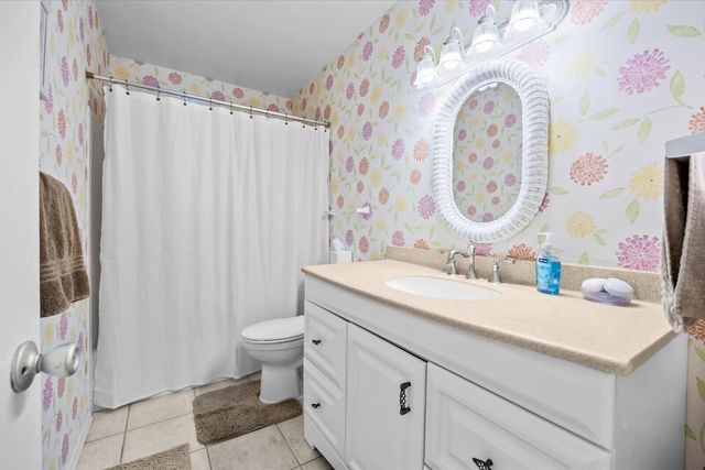 2600 SE OCEAN Boulevard DD-8, Stuart, FL 34996