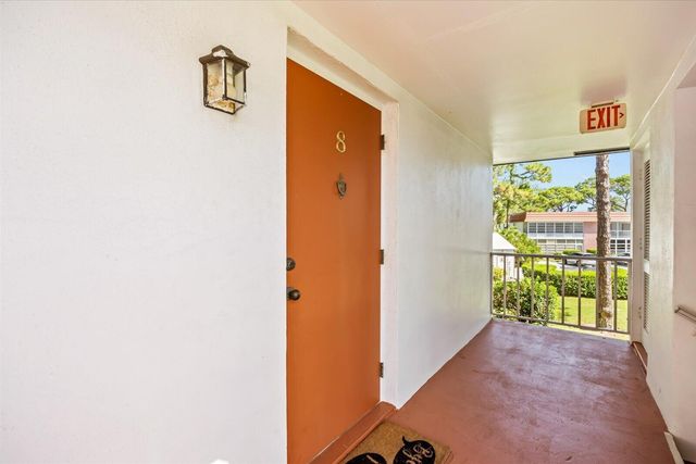2600 SE OCEAN Boulevard DD-8, Stuart, FL 34996
