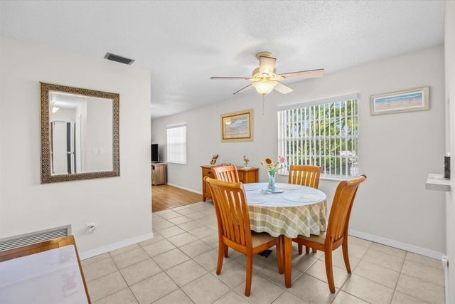 2600 SE OCEAN Boulevard DD-8, Stuart, FL 34996