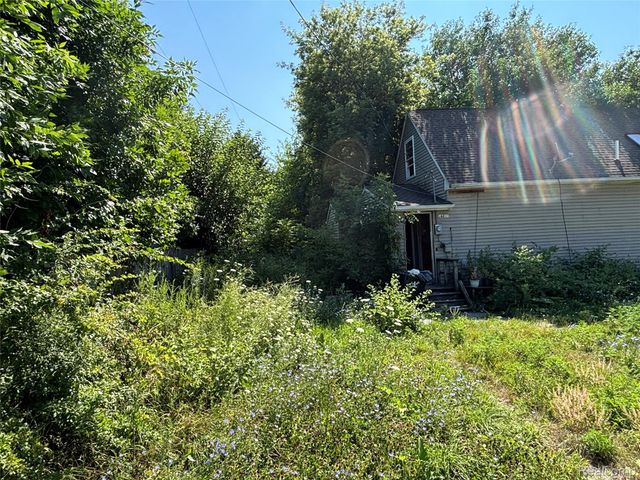 16211 Manning Street, Detroit, MI 48205