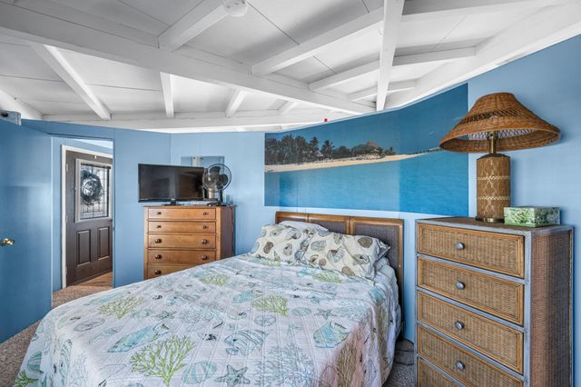 702 Seashell Drive, Surfside Beach, TX 77541