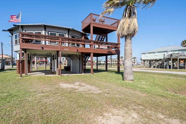 702 Seashell Drive, Surfside Beach, TX 77541