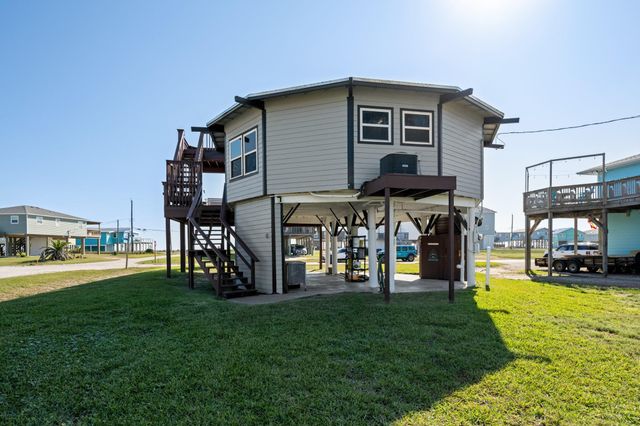 702 Seashell Drive, Surfside Beach, TX 77541