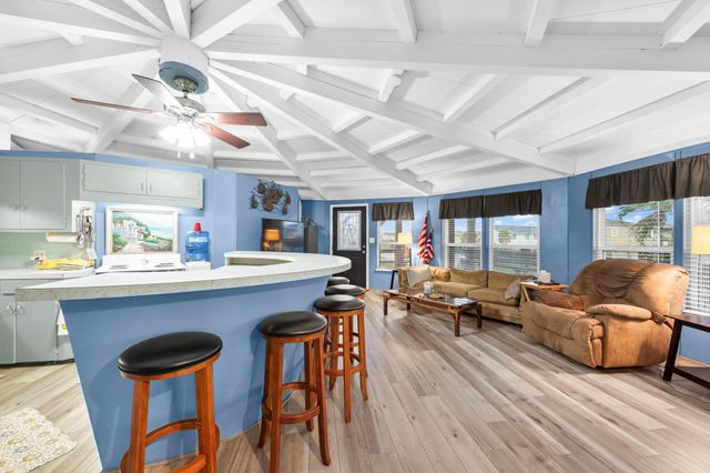 702 Seashell Drive, Surfside Beach, TX 77541