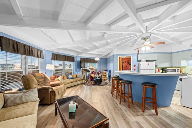 702 Seashell Drive, Surfside Beach, TX 77541