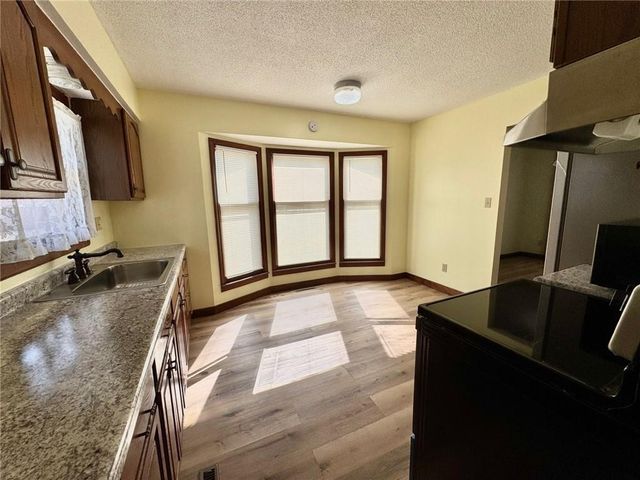 900 Summit Road, Knob Noster, MO 65336