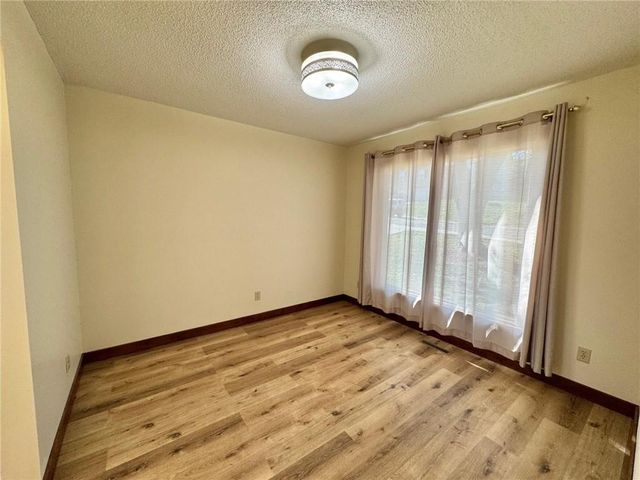 900 Summit Road, Knob Noster, MO 65336