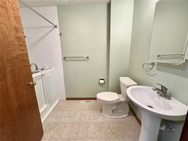 900 Summit Road, Knob Noster, MO 65336