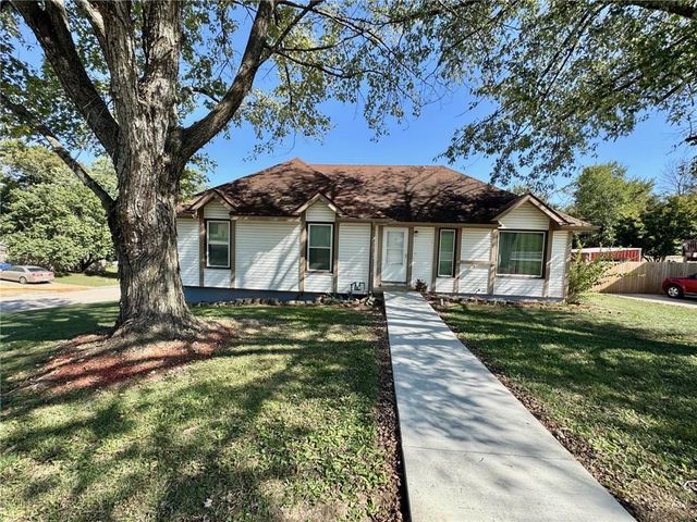 900 Summit Road, Knob Noster, MO 65336