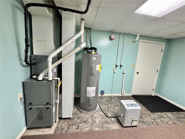 900 Summit Road, Knob Noster, MO 65336